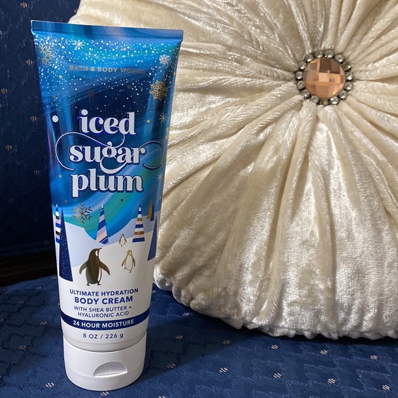 BATH & BODY WORKS SET. . . ICED SUGAR PLUM SCENT - Picture 3 of 6